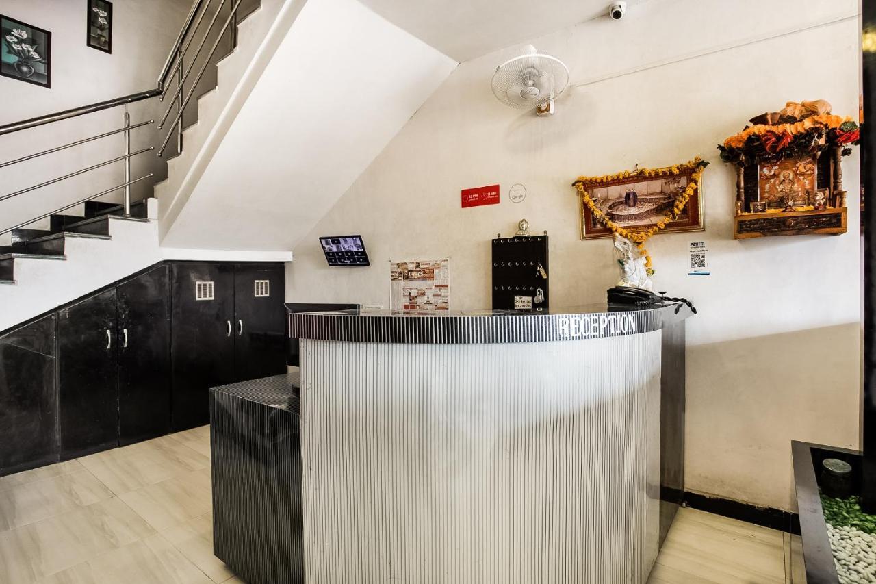 Oyo 39381 Kalajanki Hotel Ujjain Bagian luar foto