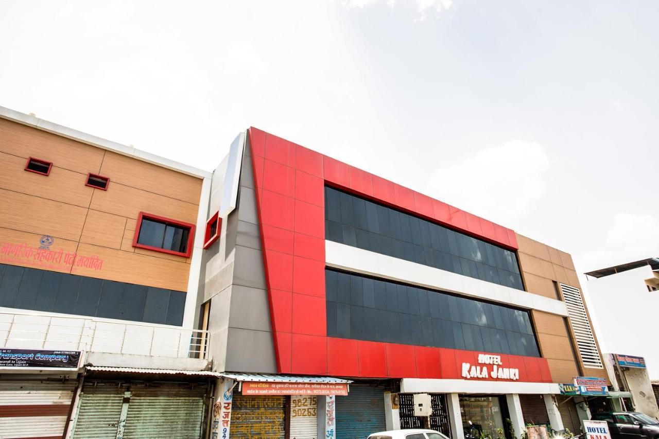 Oyo 39381 Kalajanki Hotel Ujjain Bagian luar foto
