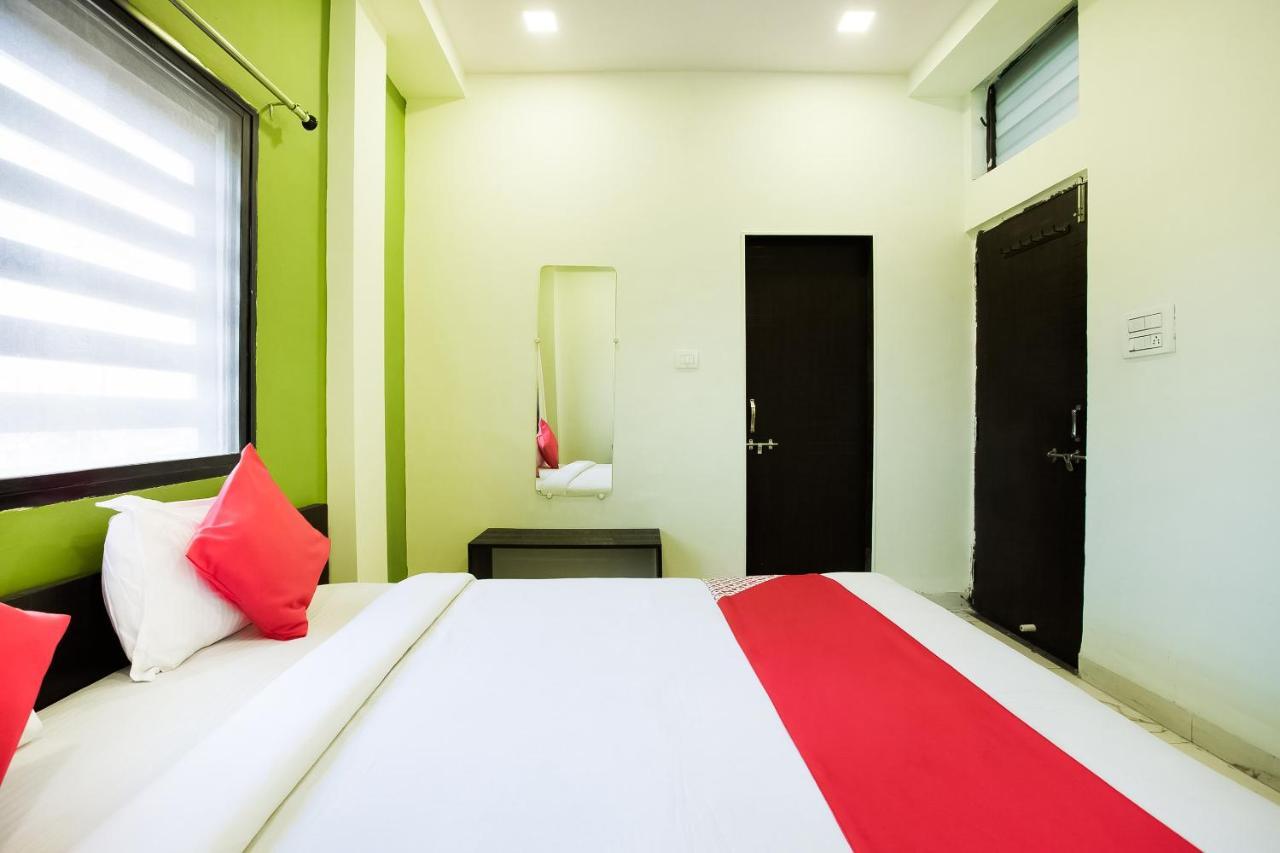 Oyo 39381 Kalajanki Hotel Ujjain Bagian luar foto