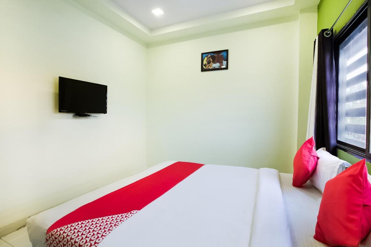 Oyo 39381 Kalajanki Hotel Ujjain Bagian luar foto