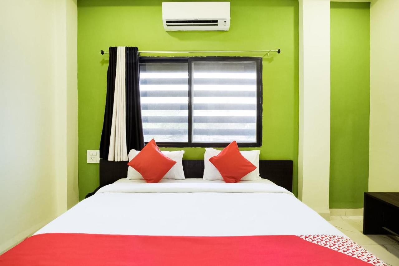 Oyo 39381 Kalajanki Hotel Ujjain Bagian luar foto